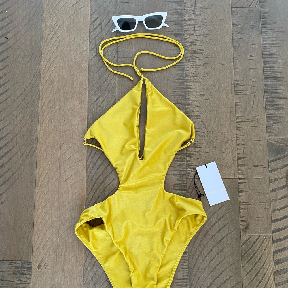 One peice love wave bikini